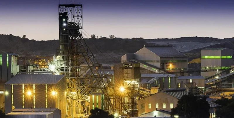 Tour a piedi della miniera di diamanti di superficie di Cullinan